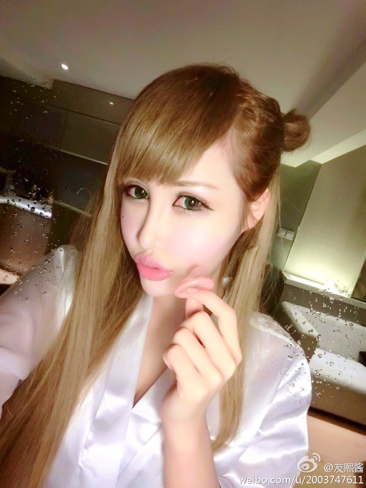 G罩美胸 火爆的辣子 友熙酱 微博自拍破解私密图片 2